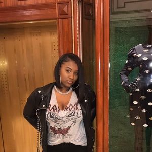 Meet your Posher, Dyaja